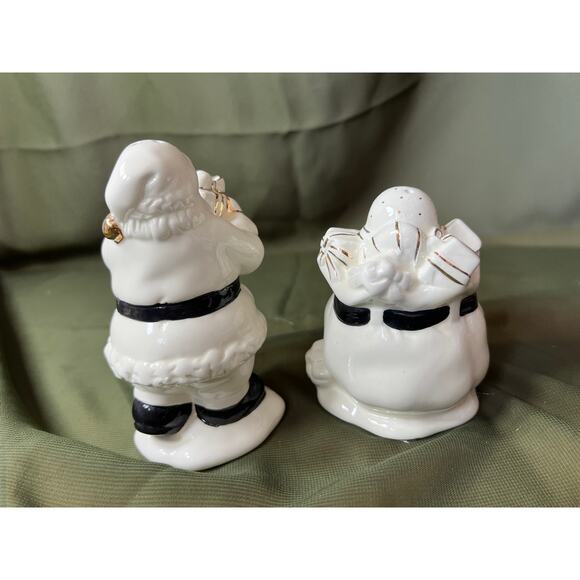 Macy's CIB Home for the Holidays Santa & Gift Bag Salt & Pepper Shakers w/box - Picture 3 of 8